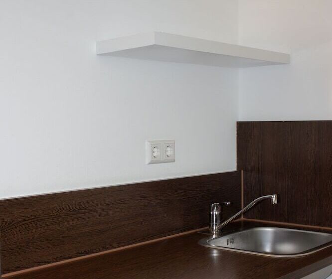 Orange Hotel Und Apartments