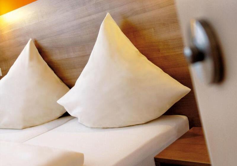 Orange Hotel Und Apartments