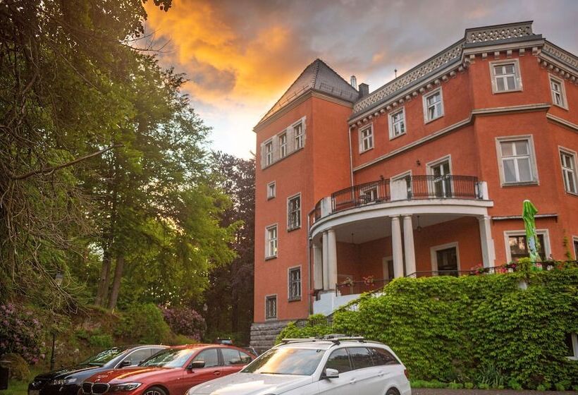 בית מלון כפרי Pałac Paulinum