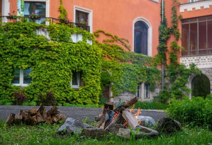 בית מלון כפרי Pałac Paulinum