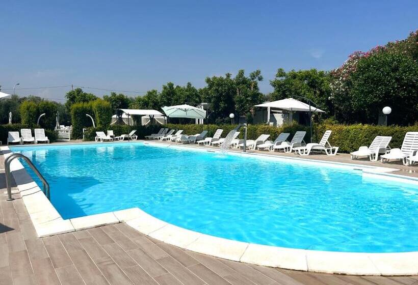 Отель Resort Park Village