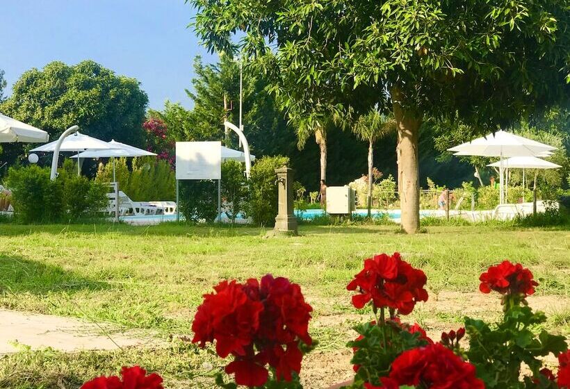 Отель Resort Park Village