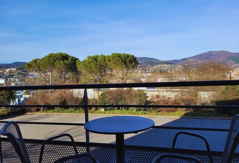 Отель Restaurant Les Chataigniers