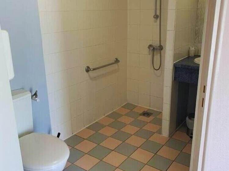 Отель Restaurant Les Chataigniers