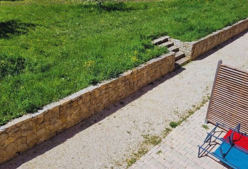 Отель Restaurant Les Chataigniers