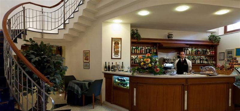 호텔 Riva Del Sole