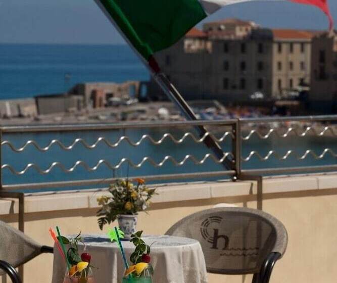 호텔 Riva Del Sole