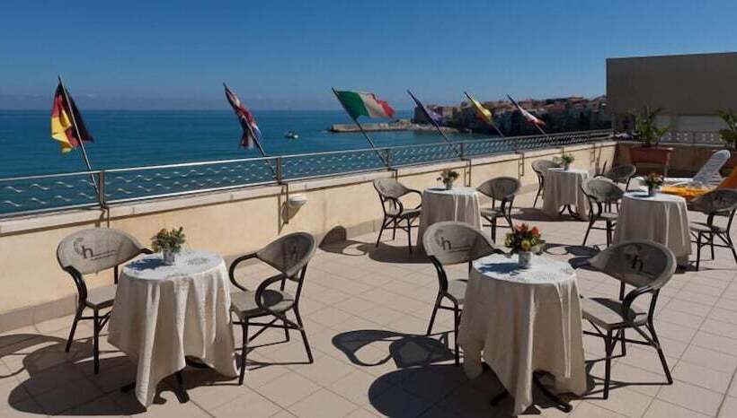 호텔 Riva Del Sole