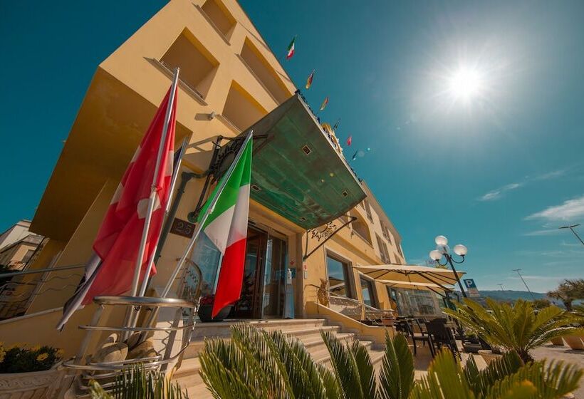 호텔 Riva Del Sole