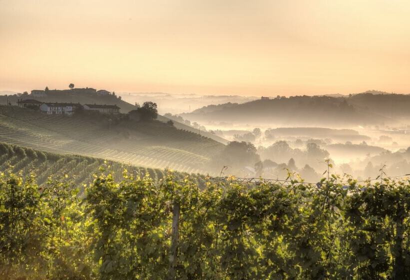 Отель Santamaria Langhe