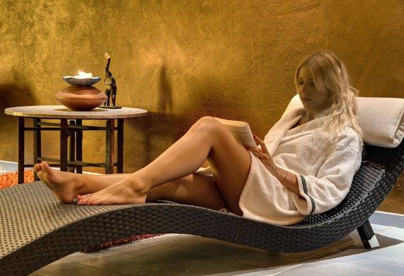 Отель Santamaria Langhe