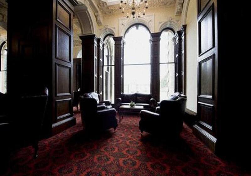 ホテル Stoke Rochford Hall