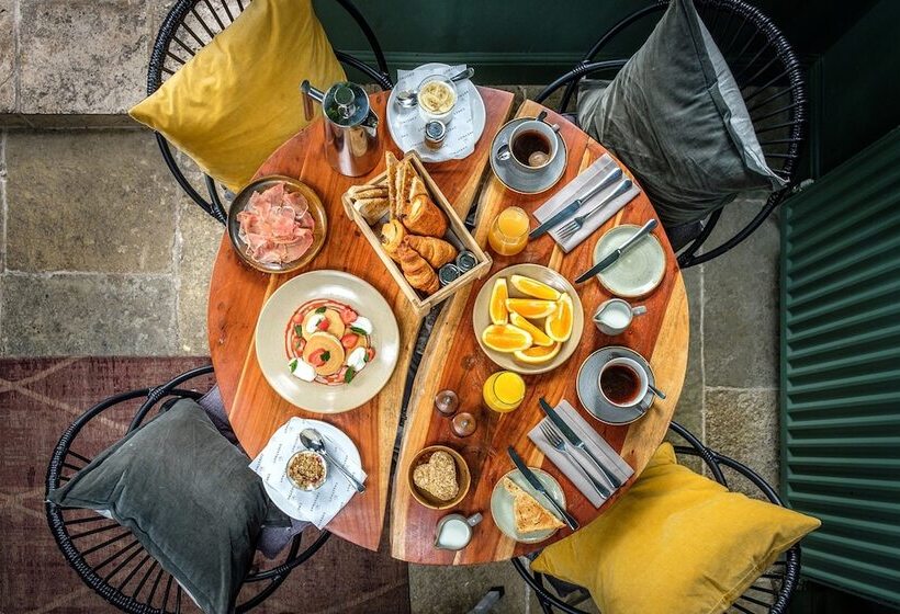 Отель The Black Lion, Long Melford