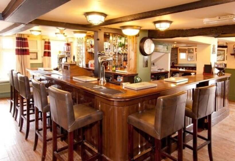 Отель The George & Horn Near Newbury