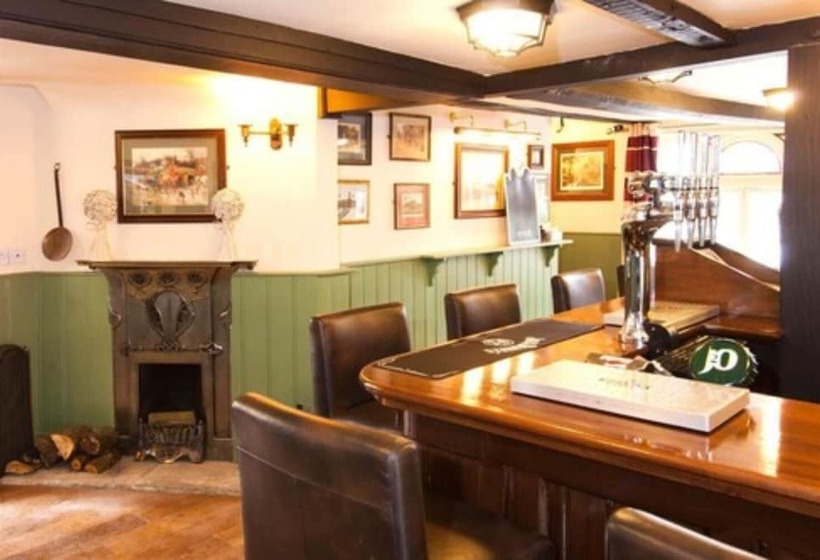 Отель The George & Horn Near Newbury