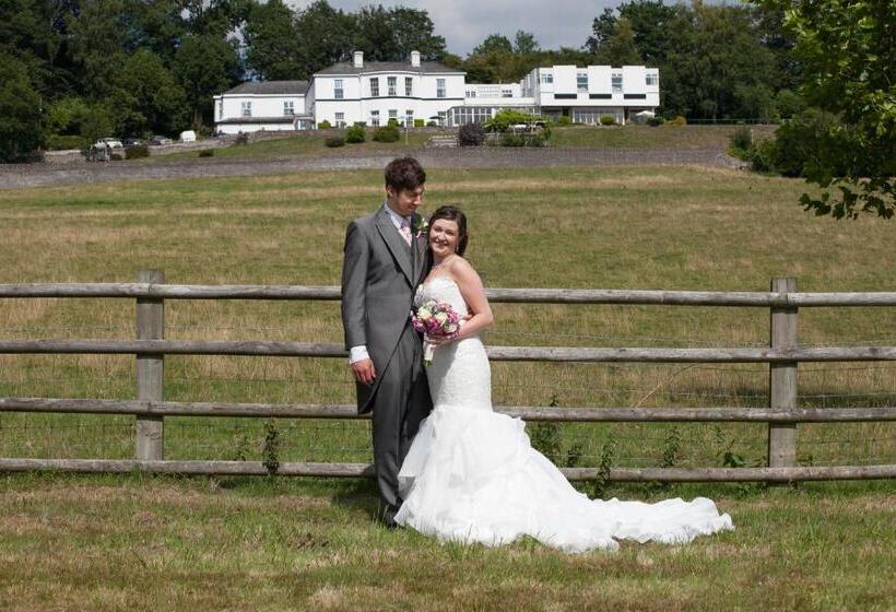 Отель The Manor