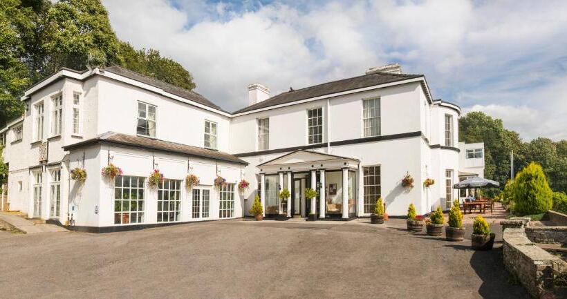 Отель The Manor