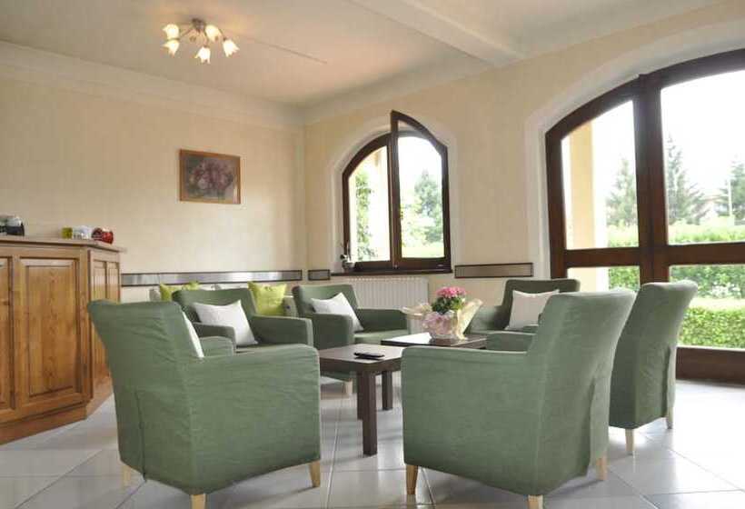 בית מלון כפרי The Marquee