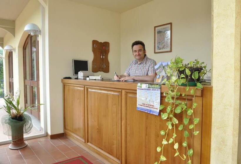 בית מלון כפרי The Marquee