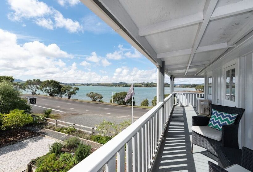 בית מלון כפרי The Old Oak Boutique