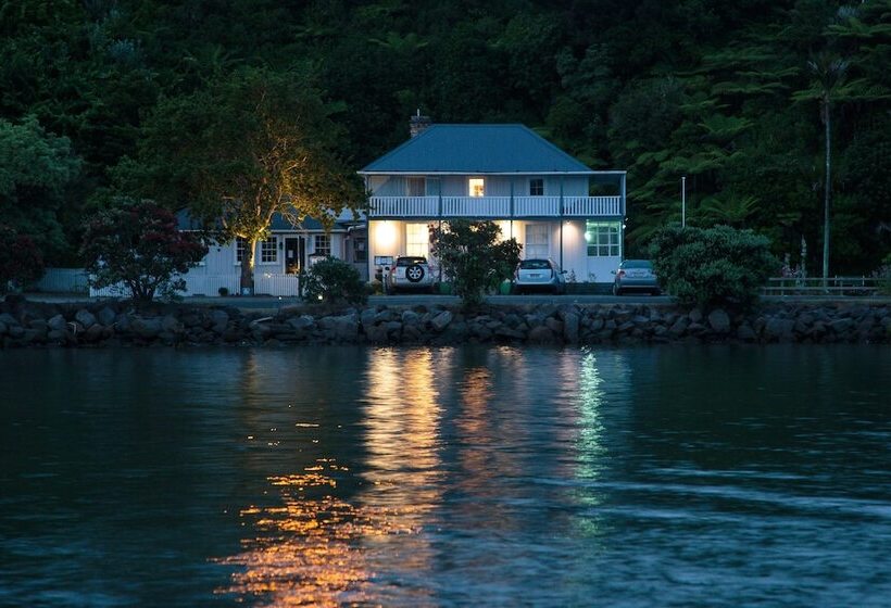 בית מלון כפרי The Old Oak Boutique