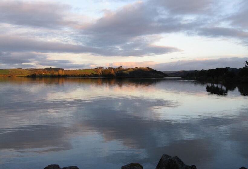 בית מלון כפרי The Old Oak Boutique