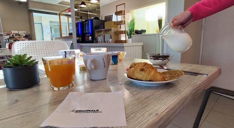 호텔 The Originals Access, Hôtel Les Iris, Bercksurmer