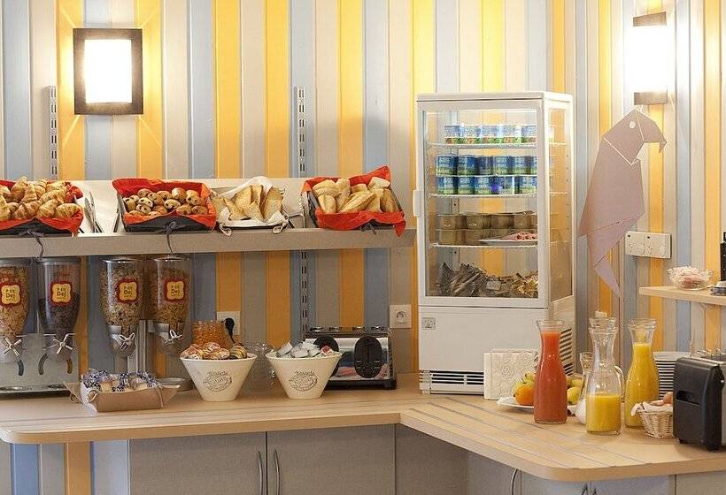 בית מלון כפרי The Originals City, Hôtel Clermontferrand Sud Aubière