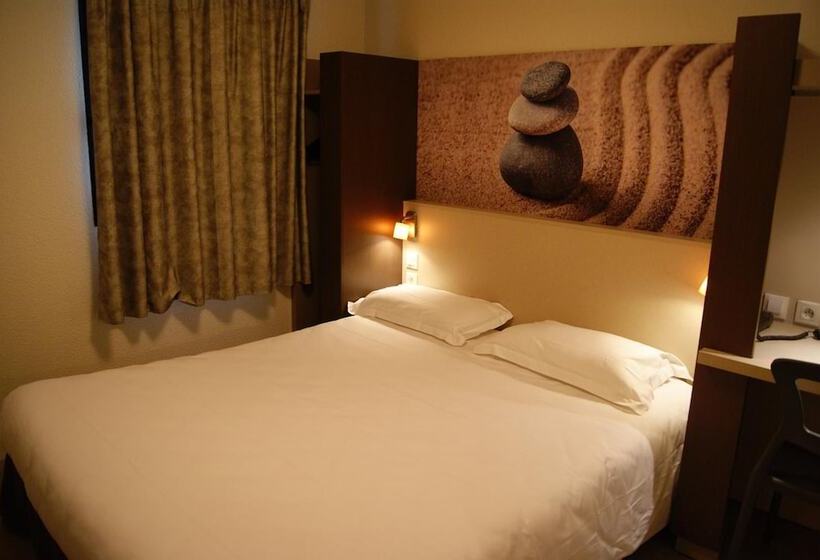 בית מלון כפרי The Originals City, Hôtel Clermontferrand Sud Aubière