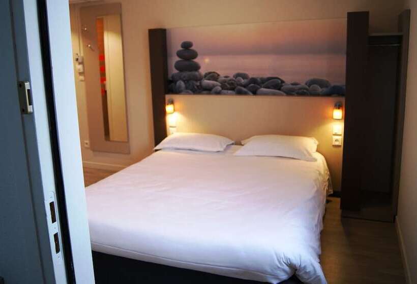 בית מלון כפרי The Originals City, Hôtel Clermontferrand Sud Aubière