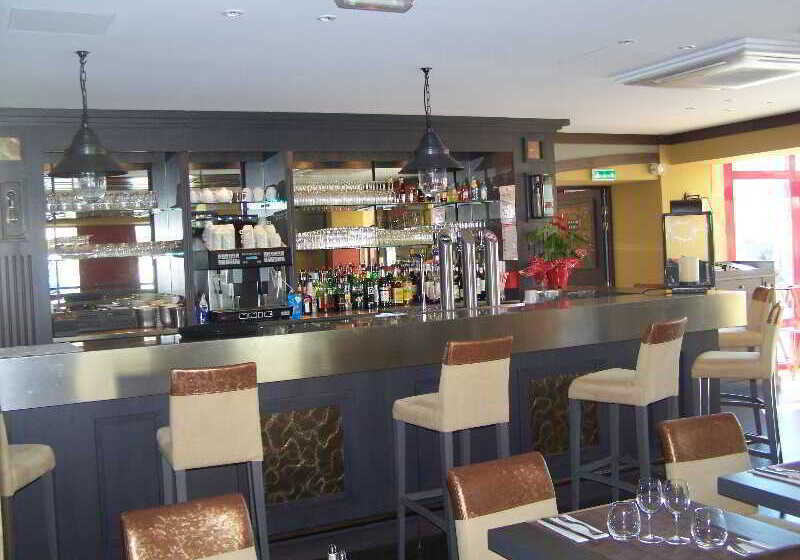 호텔 The Originals City, Hôtel Le Coeur D Or, Sedan Est