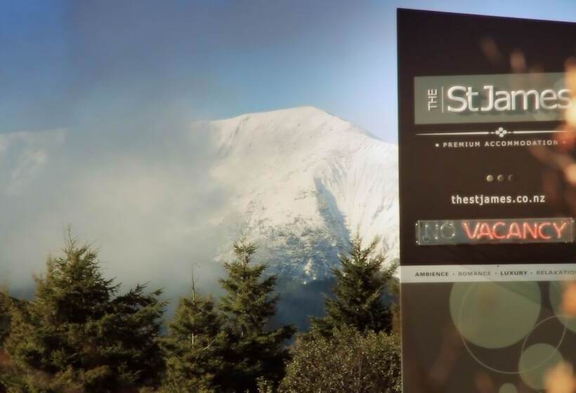 호텔 The St James Premium Accommodation