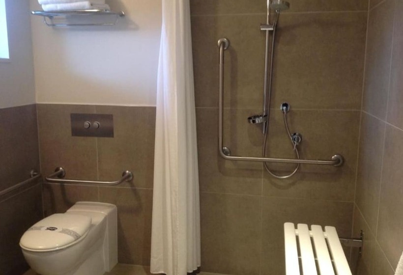 호텔 The St James Premium Accommodation