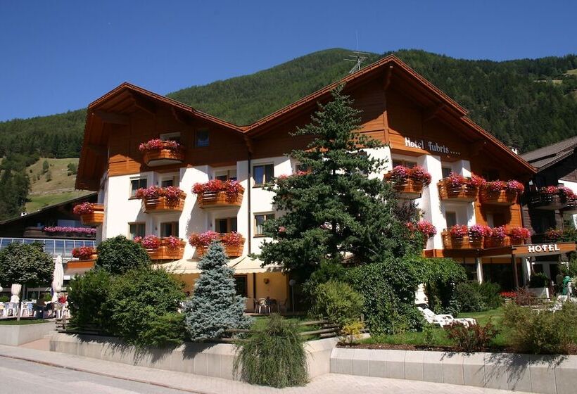 בית מלון כפרי Tubris