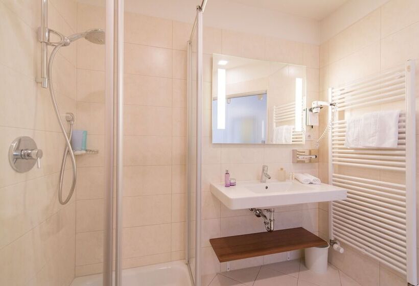 בית מלון כפרי Tubris