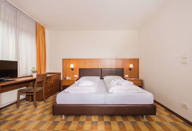 בית מלון כפרי Tubris