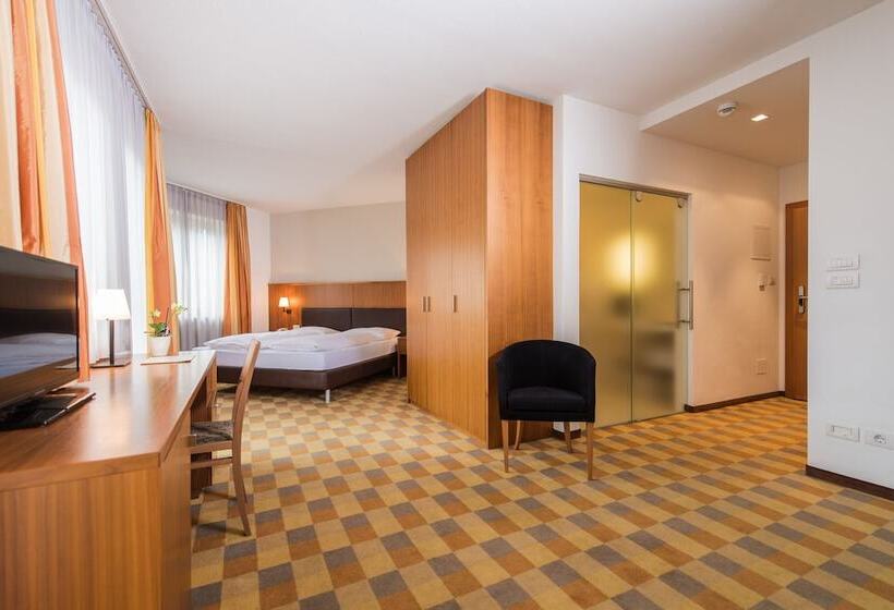 בית מלון כפרי Tubris