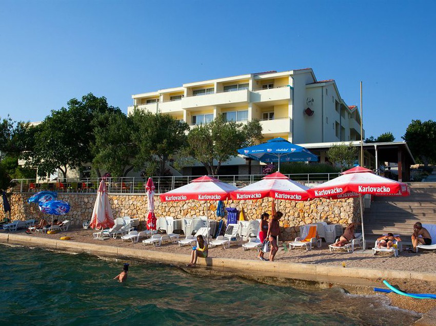 Vila 4m Pension & Appartements