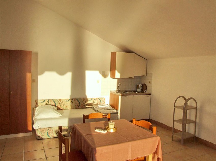 Vila 4m Pension & Appartements