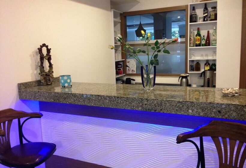 Отель Yeniceri City