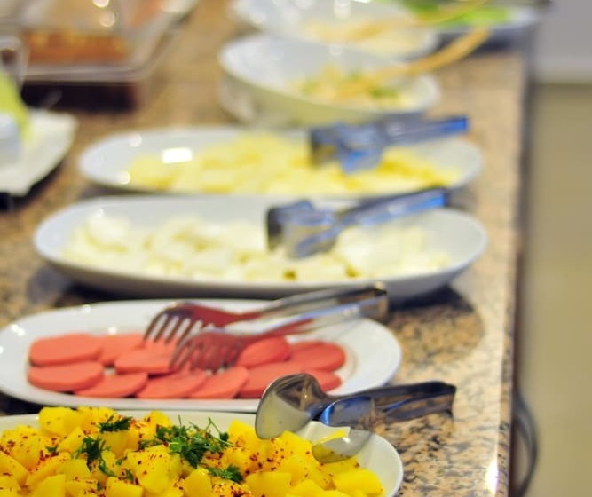 Отель Yeniceri City