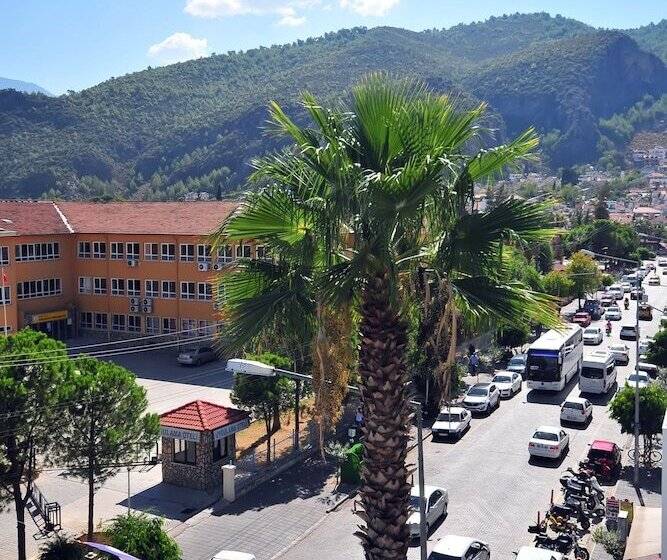 Отель Yeniceri City