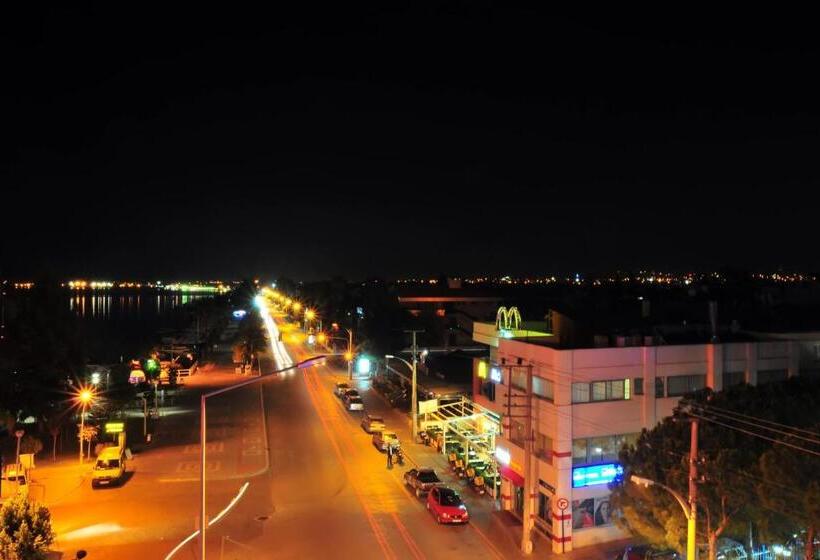 Отель Yeniceri City