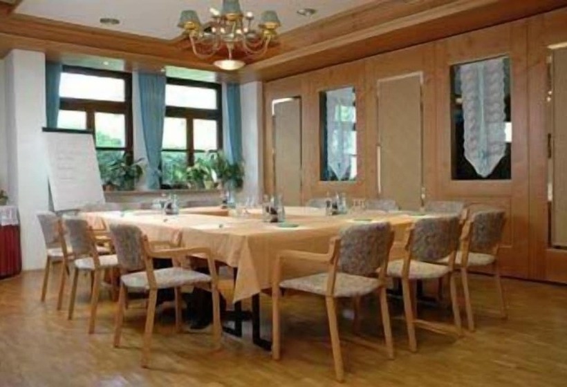 Landgasthof Hotel Zur Linde Im Taunus