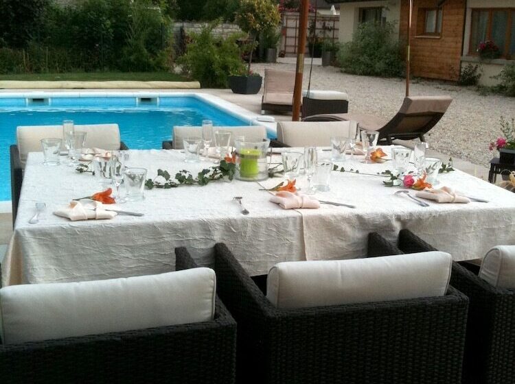 Logis Hotel La Grange Du Relais