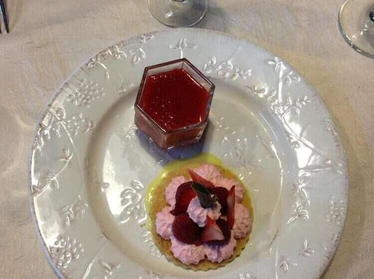 Logis Hotel La Grange Du Relais