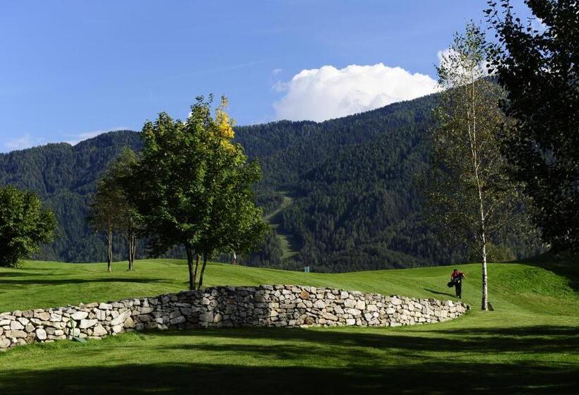 Majestic Hotel & Spa Resort