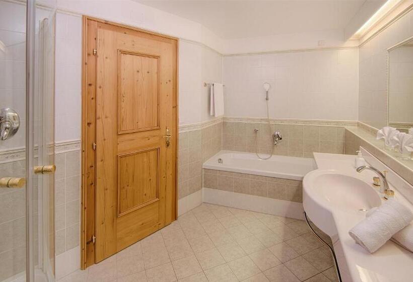 Majestic Hotel & Spa Resort