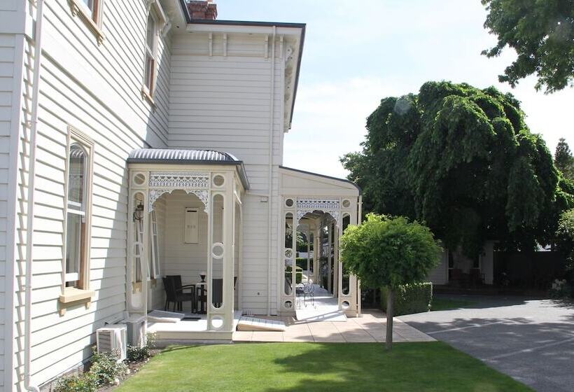 مُتل Merivale Manor