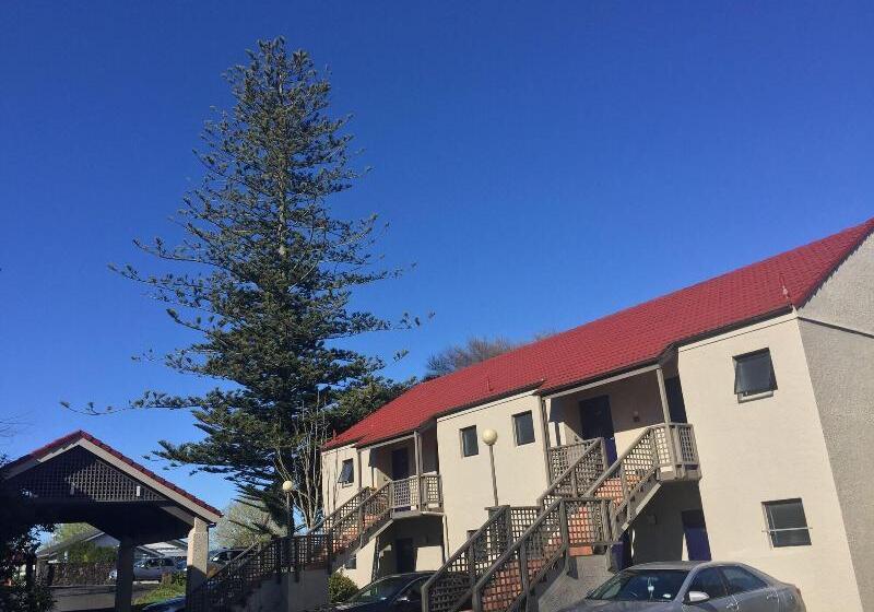 모텔 Royal Park Lodge